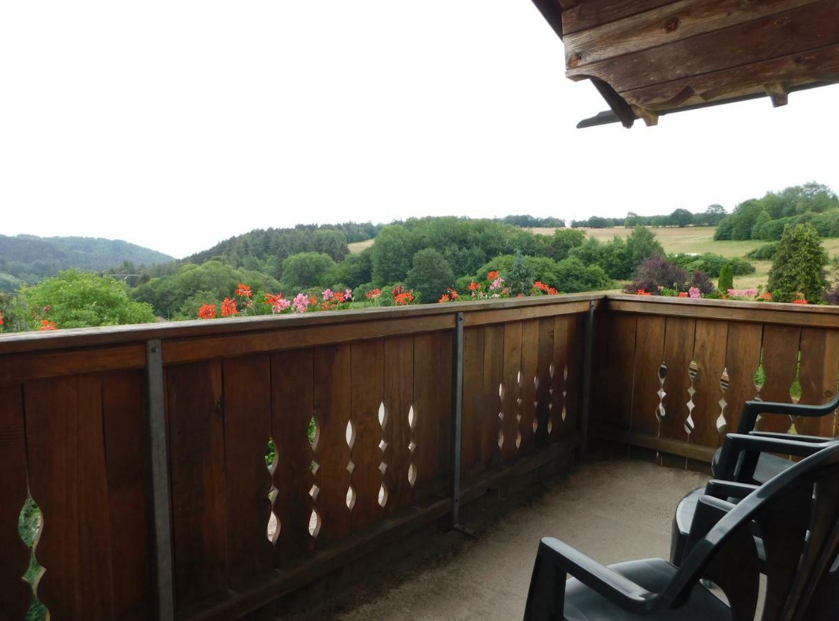 Blockhaus-Ferienpark Eisenschmitt Buitenkant foto