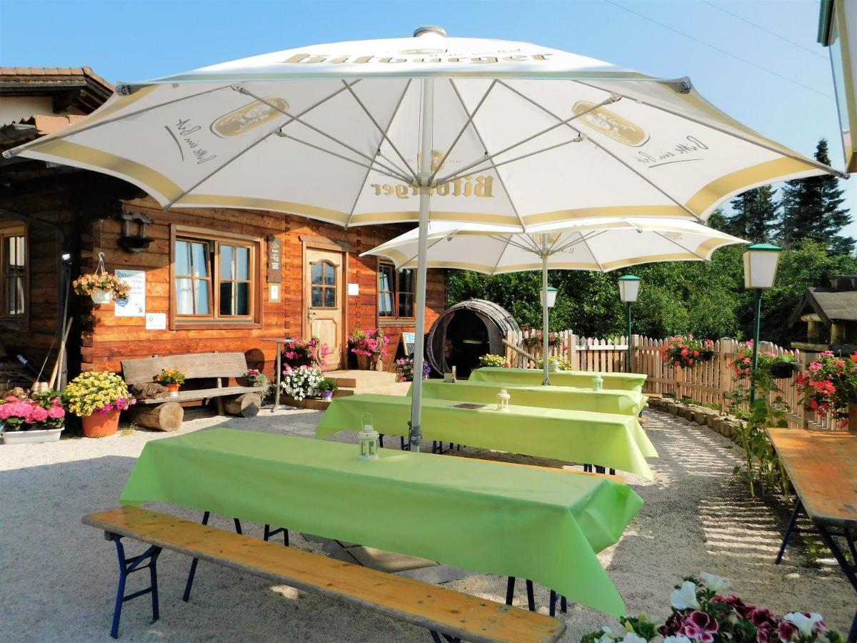 Blockhaus-Ferienpark Eisenschmitt Buitenkant foto
